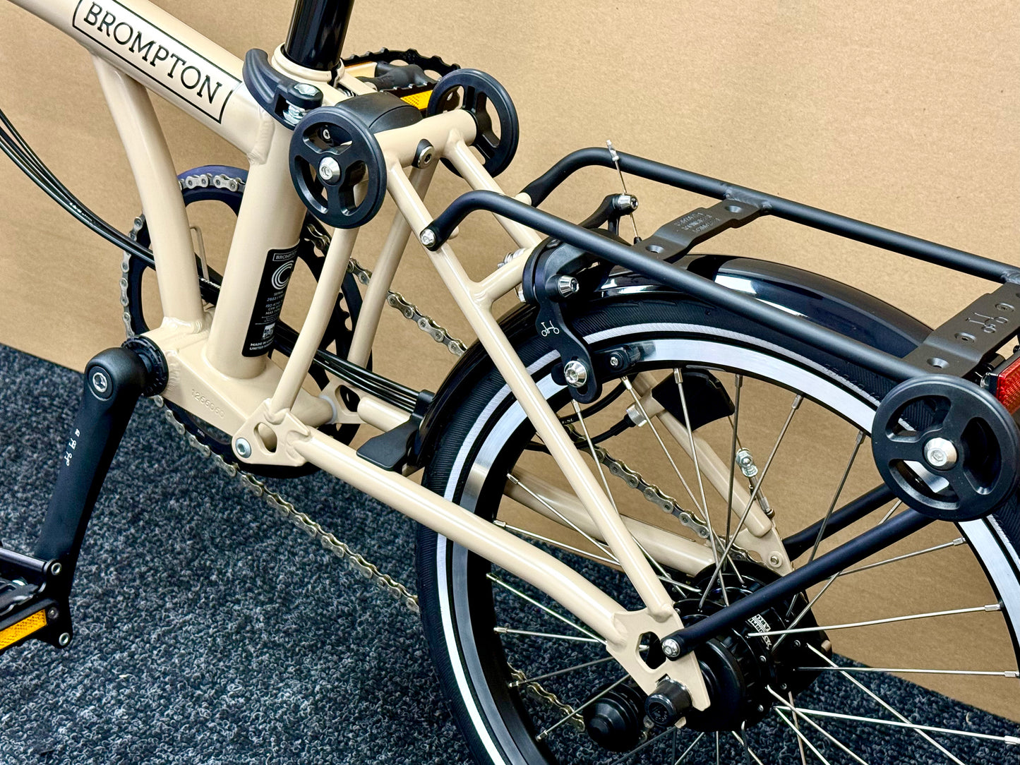 Brompton C Line 12-Speed High-HB Dune Sand w/Roller Rack