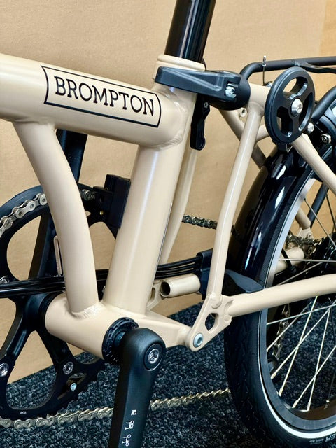Brompton C Line 12-Speed High-HB Dune Sand w/Roller Rack