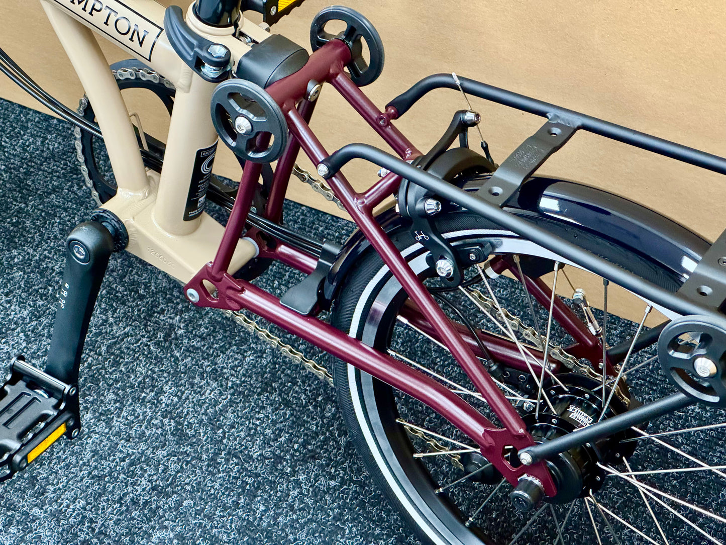 Brompton C Line 12-Speed High-HB Dune/Plum with Roller Rack